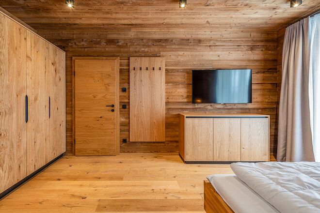 Projekt Chalets Schladming_Schlafzimmer Holz pur